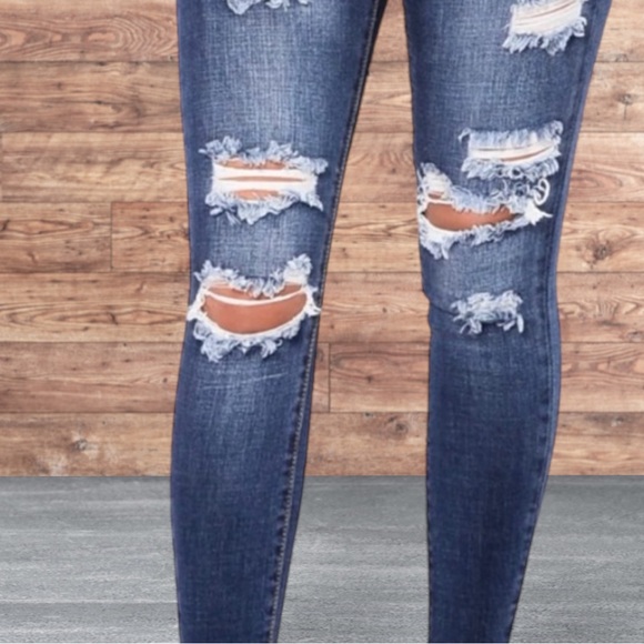 FASHION NOVA MEDIUM WASH JEANS - Picture 2 of 12